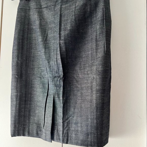 NWOT! Loft Herringbone Grey Straight Skirt - Size 8 - Picture 3 of 3